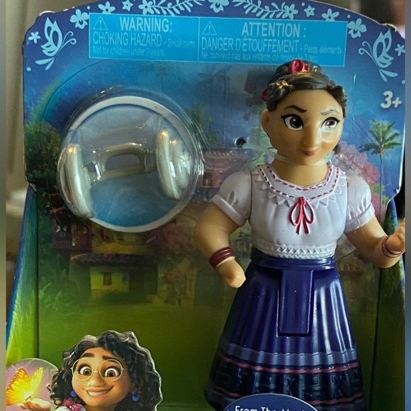 Disney lakks Encanto Luisa Madrigal 3" Mini Figure
With Barbell Accessory - Picture 5 of 7